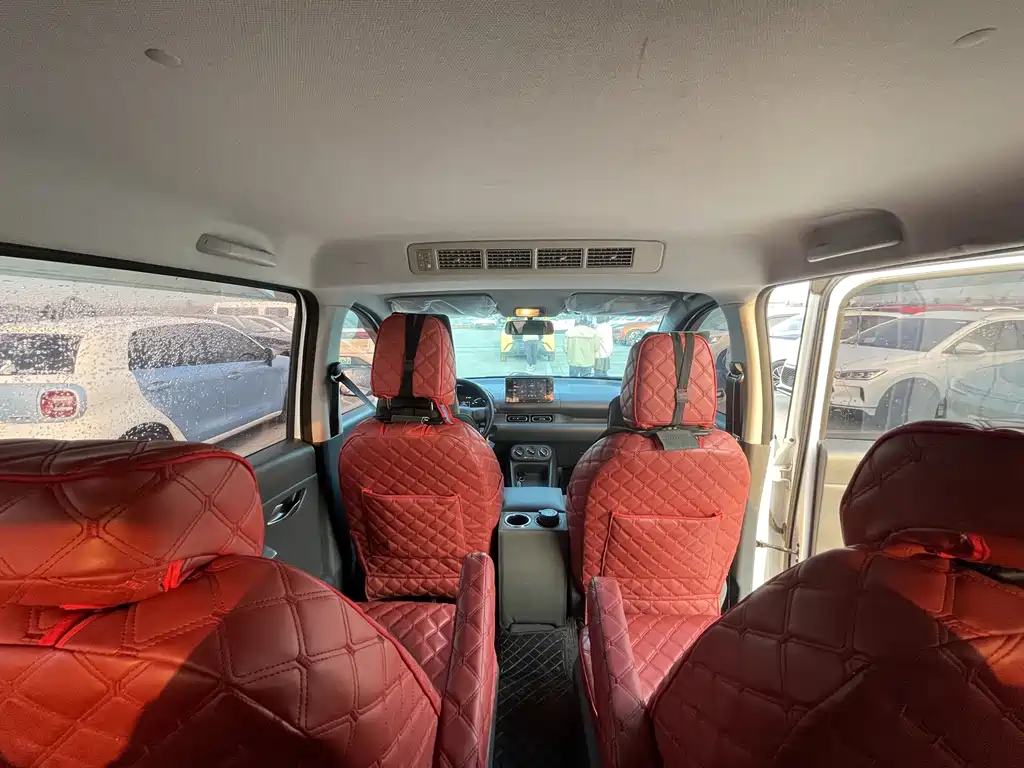 WULING WULING HONGGUANG NEW ENERGY