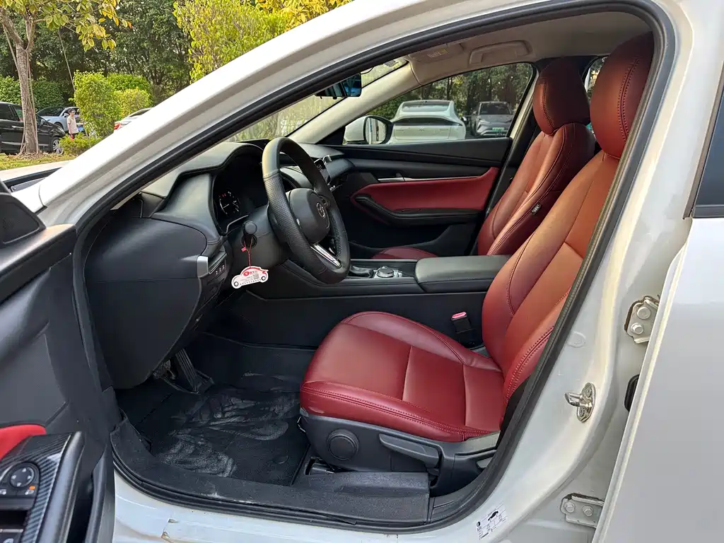 Mazda 3 Axela — миниатюра 8