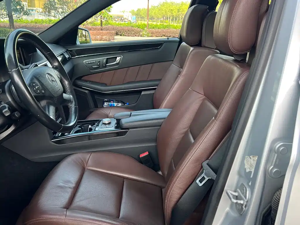 Mercedes-Benz E-Class E 2010 E 300 L Fashion