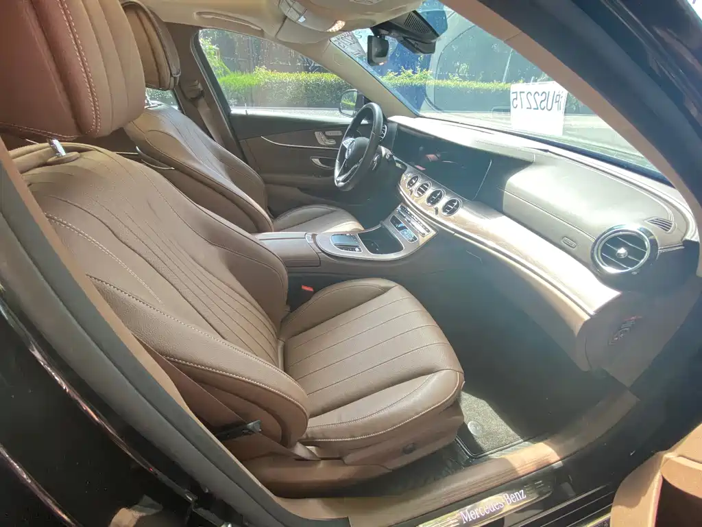 Mercedes-Benz E-Class — миниатюра 9