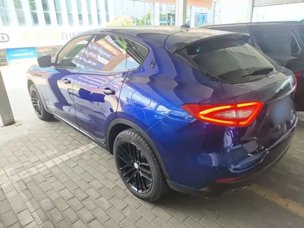 Maserati Levante — миниатюра 5