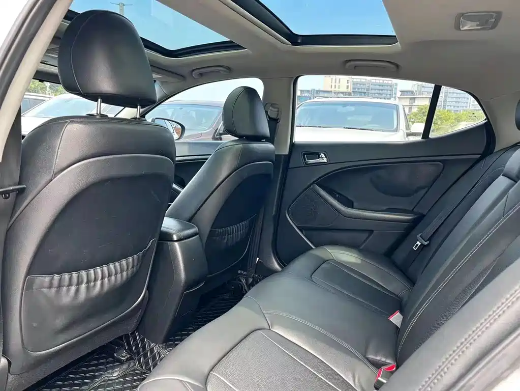 Kia K5 2012 2.0L AT DLX