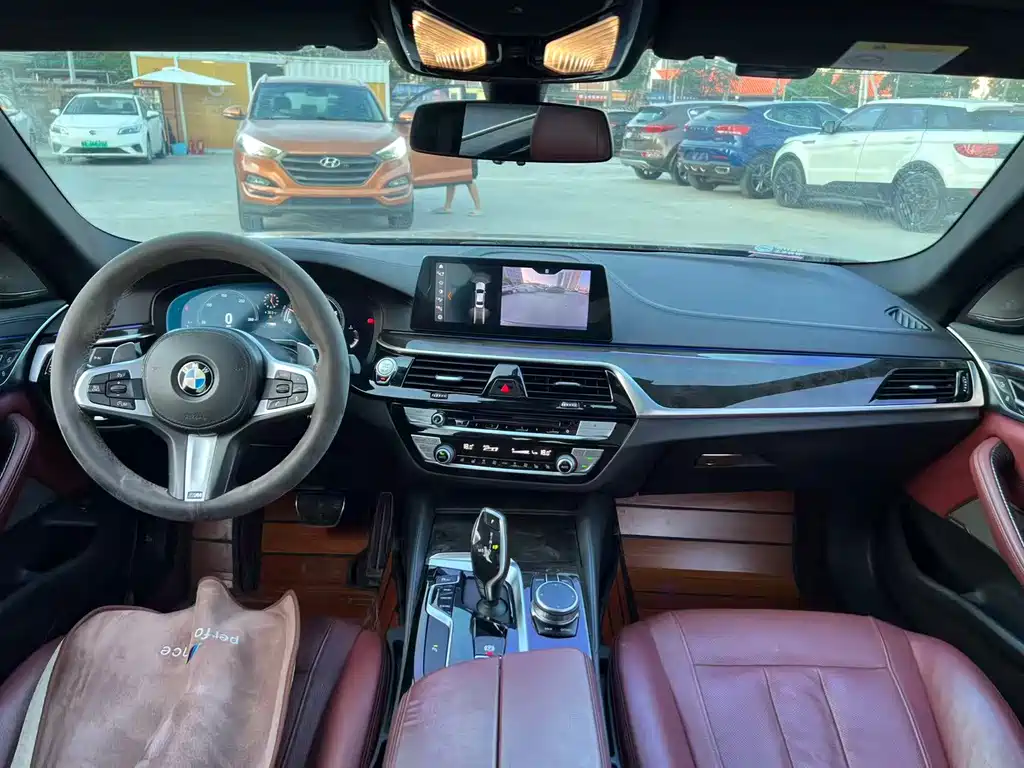 BMW 5 Series — миниатюра 6