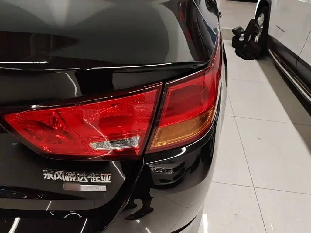 Kia K5 — миниатюра 8