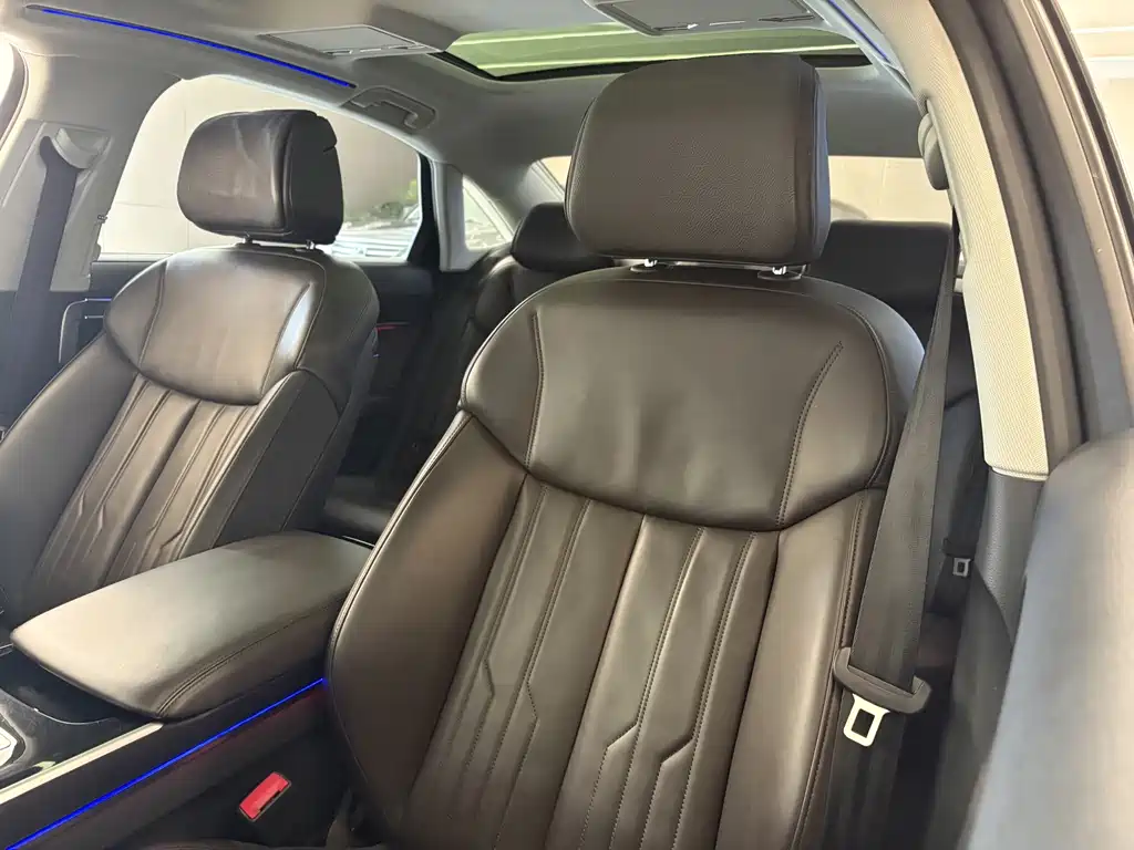 Audi A8 — миниатюра 7