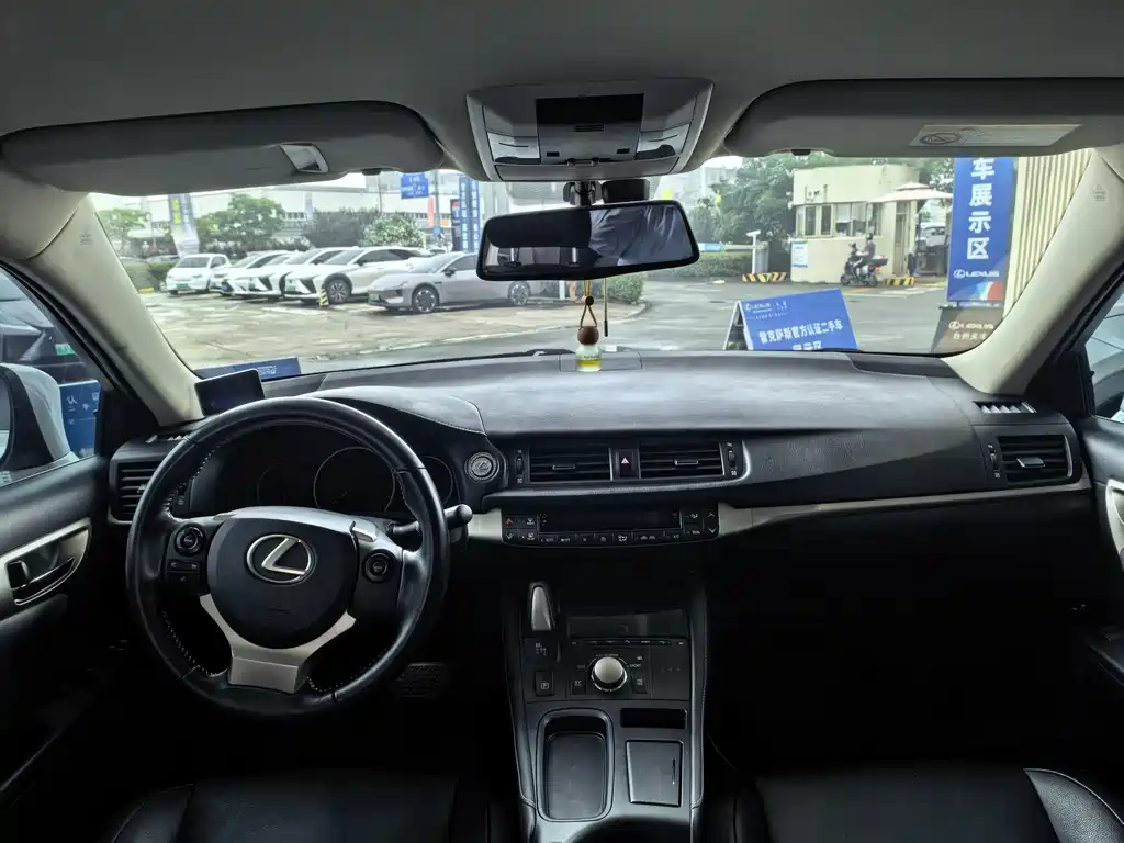 Lexus CT 2017 CT200h Elite VI