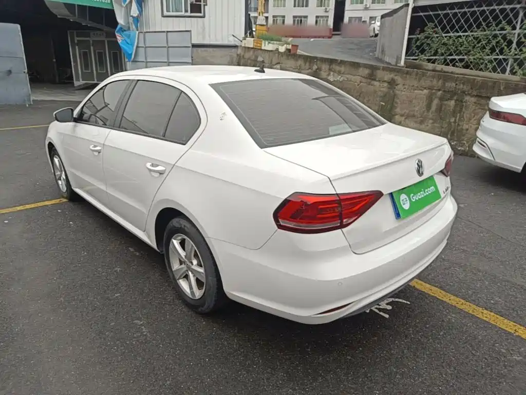 Volkswagen Lavida — миниатюра 5