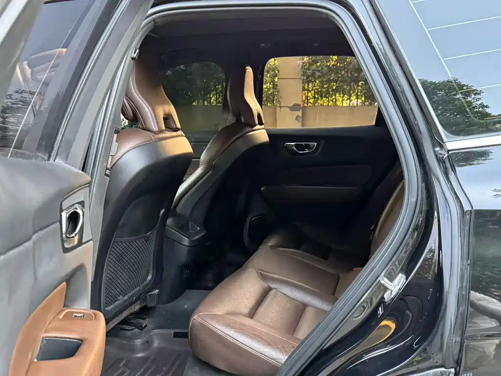 Volvo XC60 2021 T5 Luxury