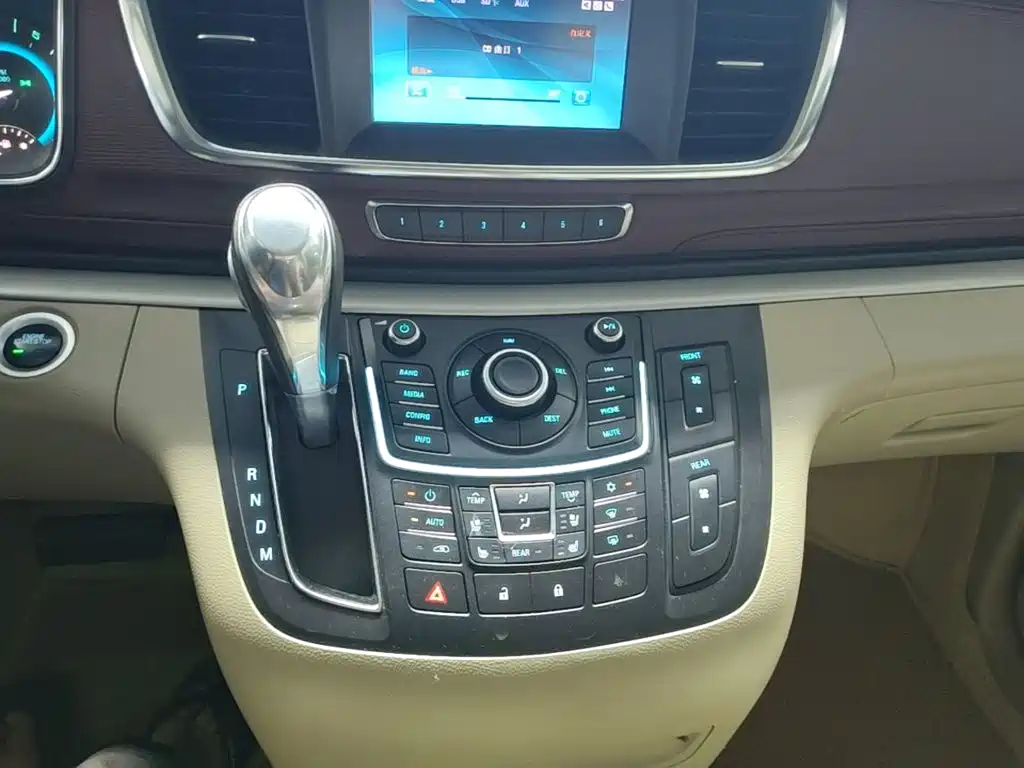 Buick GL8 — миниатюра 13