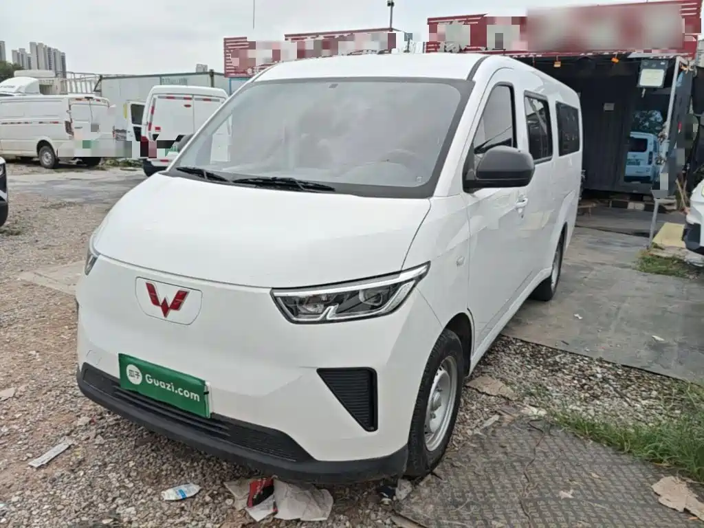 Wuling Yangguang — миниатюра 2