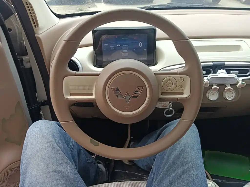 Wuling MINIEV — миниатюра 11