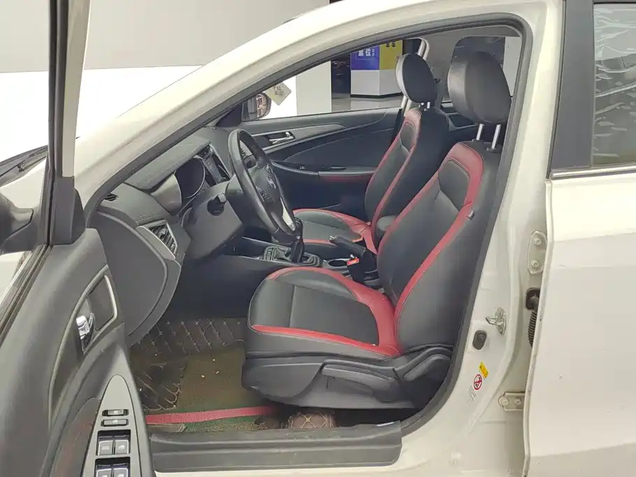 Changan Eado XT — миниатюра 9