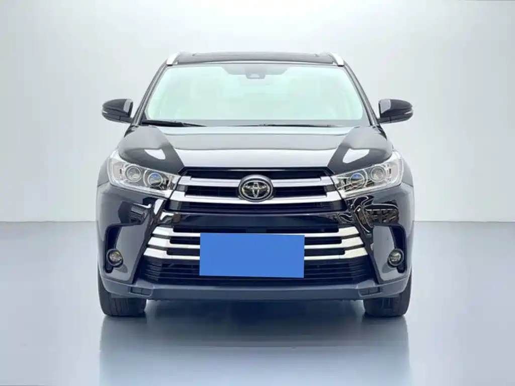 Toyota Highlander 2021 2.0T Luxury 7 мест