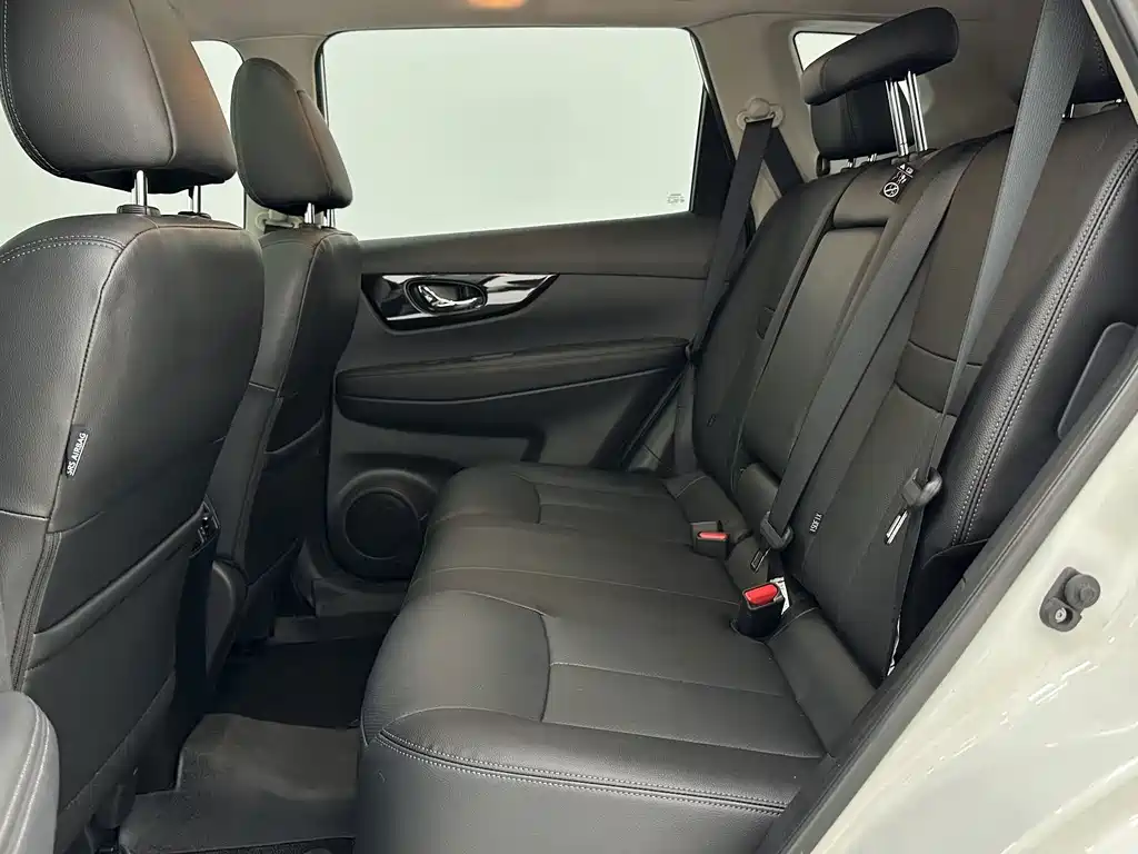 Nissan X-Trail — миниатюра 7