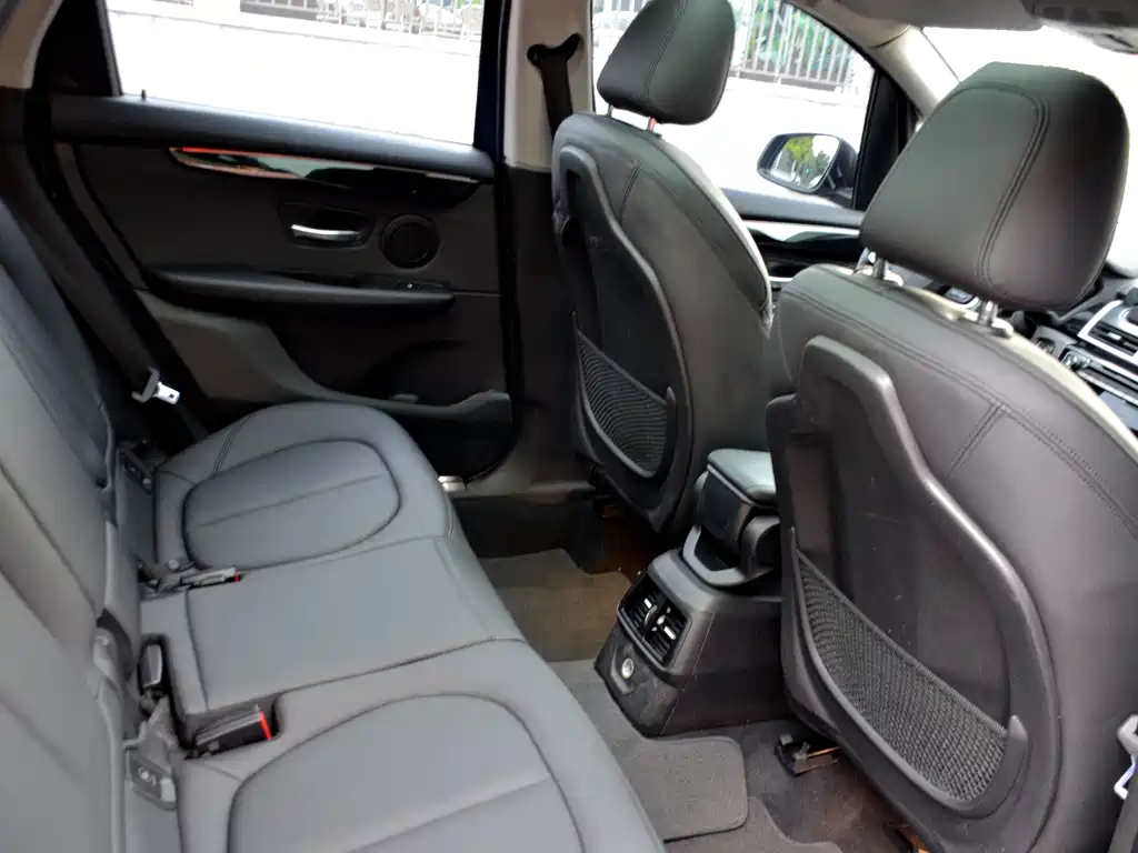 BMW 2 Series Active Tourer (Import) — миниатюра 9
