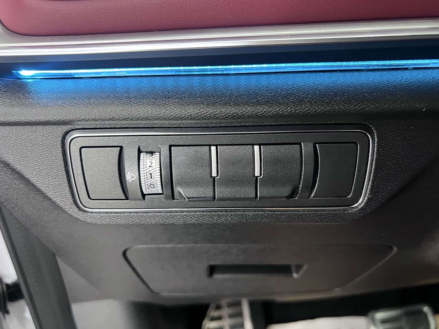 Jetour Jetour X70 PLUS 1.5 л 2022 г. Белый, пробег 47500 км
