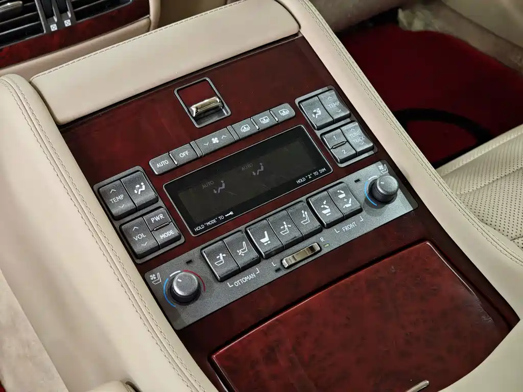 Lexus LS — миниатюра 19