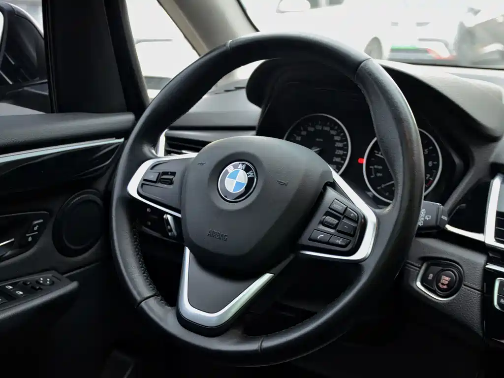 BMW 2 Series Active Tourer (Import) — миниатюра 17