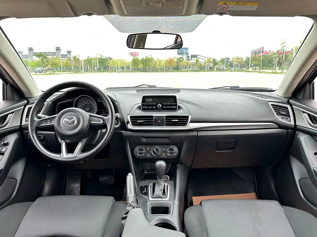 Mazda Mazda3 3 2019 1.5L AT Comfort V