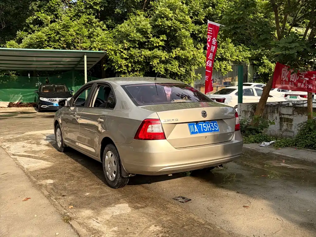Skoda Rapid — миниатюра 3