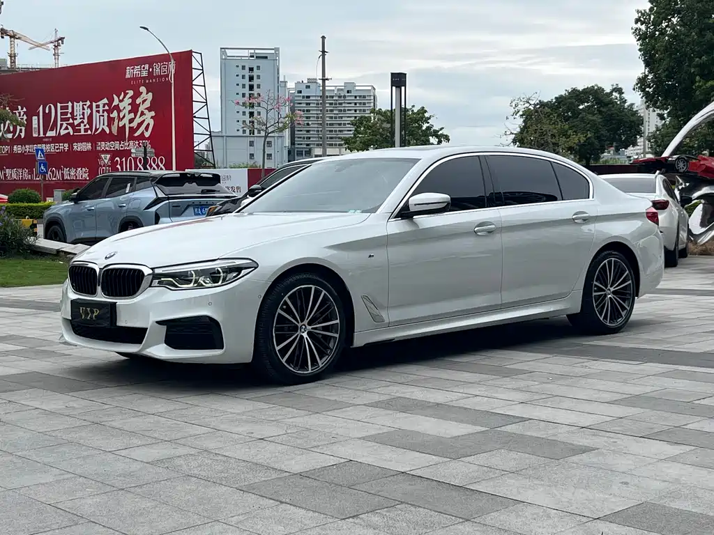 BMW 5 SERIES