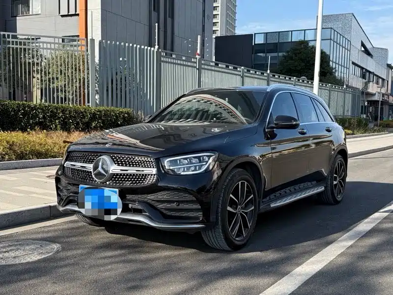 MERCEDES-BENZ GLC