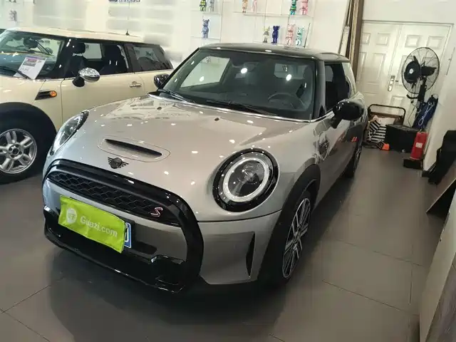 MINI  2024