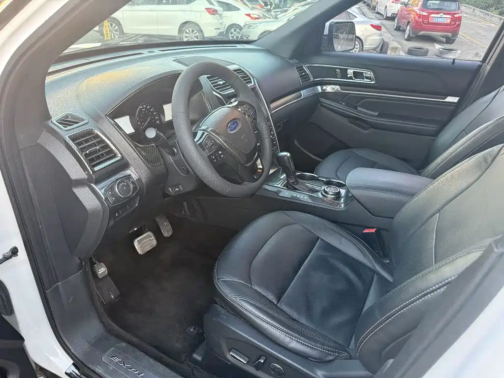 Ford Explorer (Import) — миниатюра 8