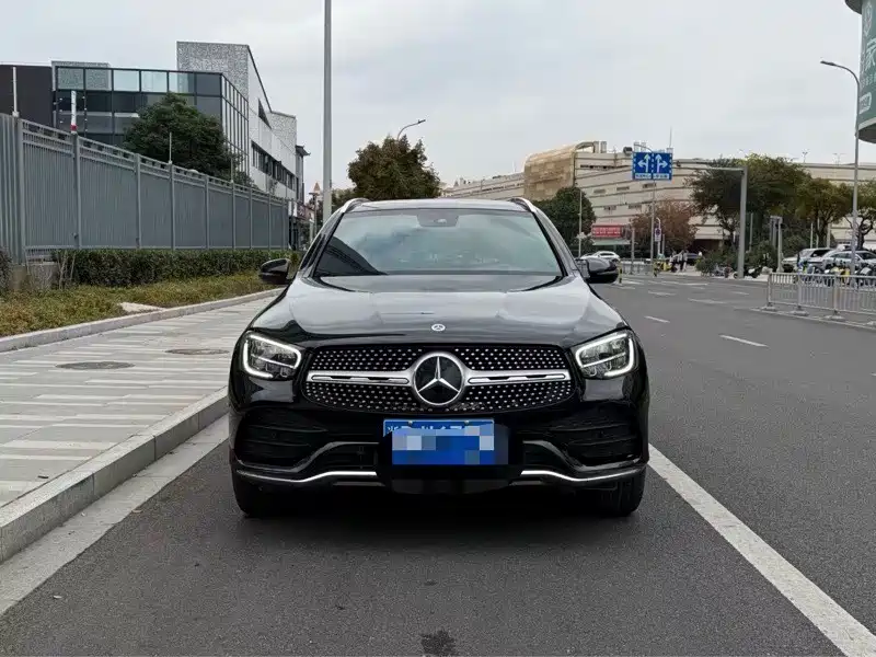MERCEDES-BENZ GLC