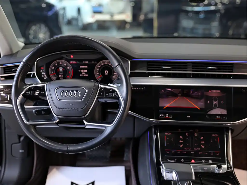 AUDI A8