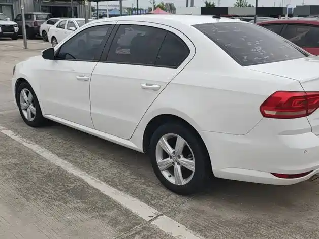 Volkswagen Lavida — миниатюра 4