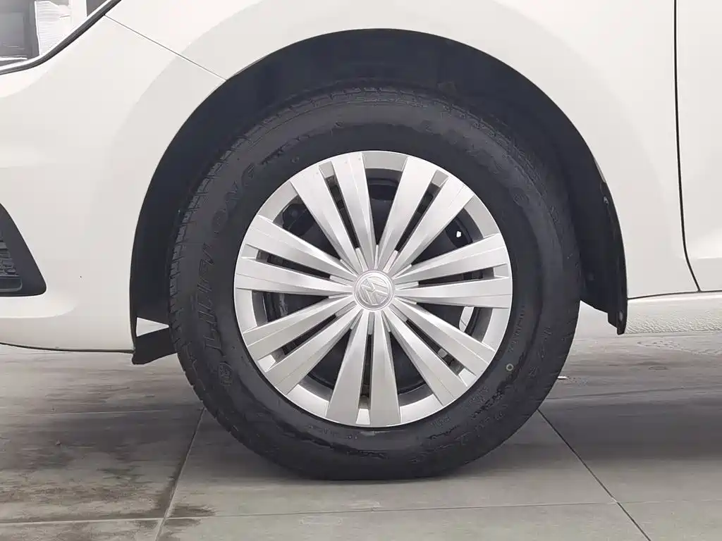 Volkswagen Santana — миниатюра 17