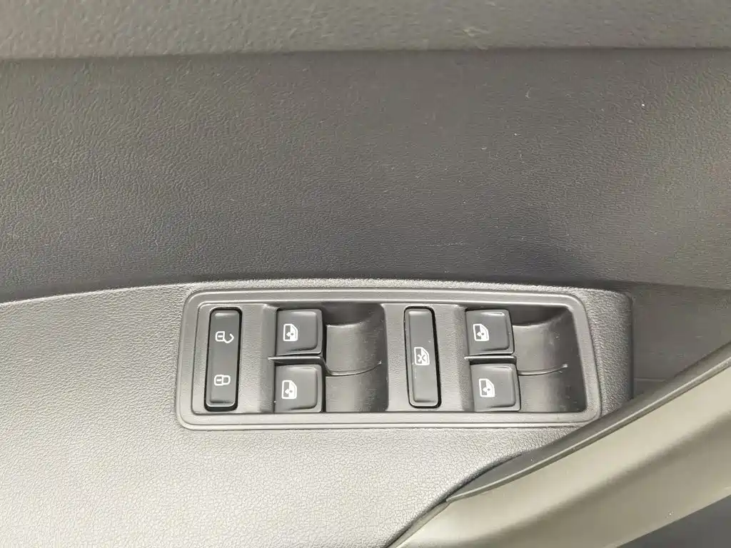 Volkswagen Santana — миниатюра 9