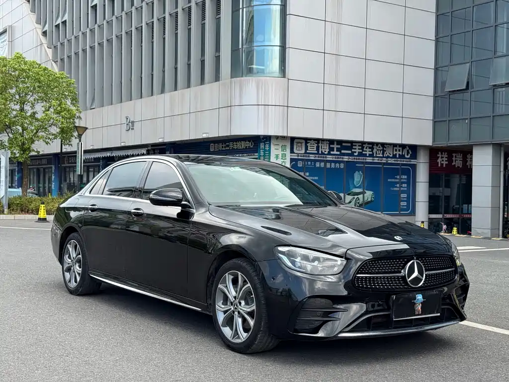 Mercedes-Benz E-Class — миниатюра 3