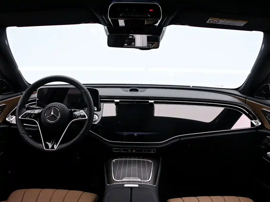Mercedes-Benz E-Class — миниатюра 5