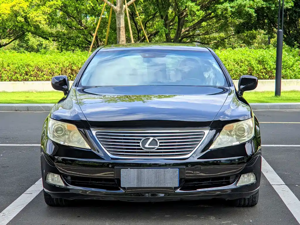 Lexus LS — миниатюра 2