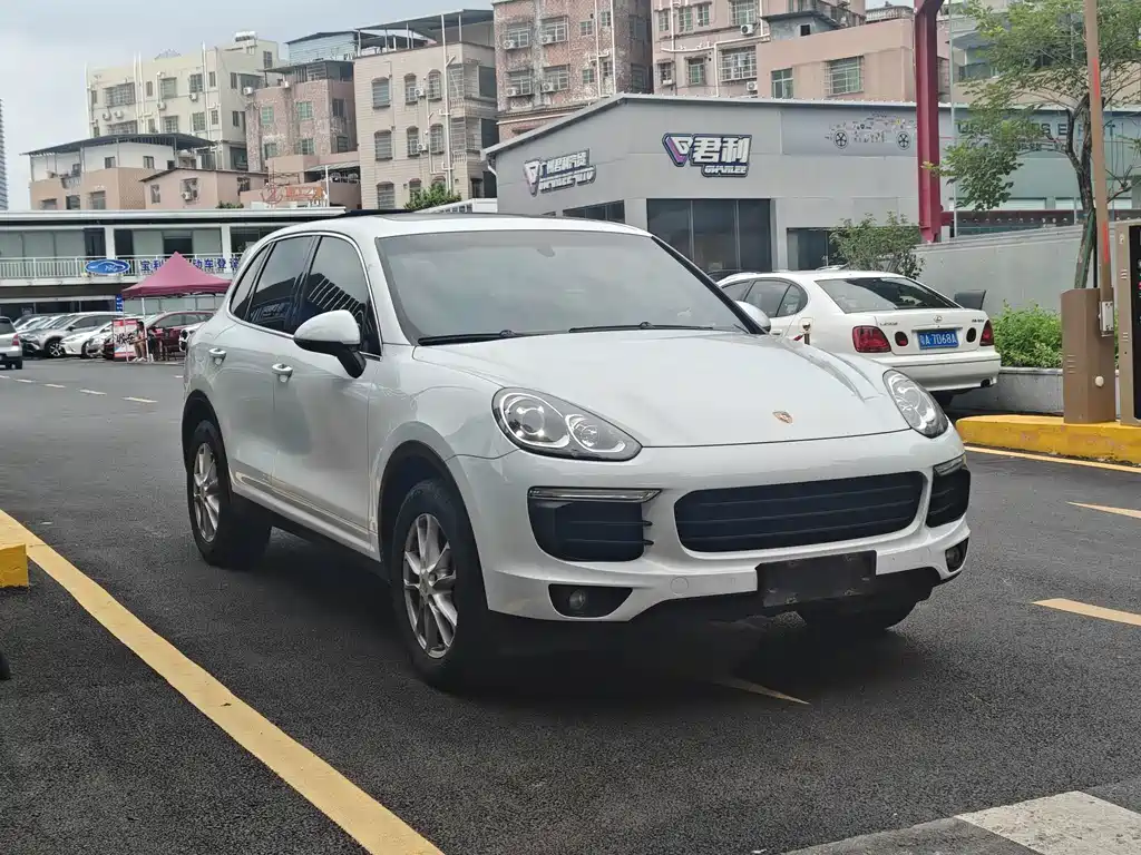 Porsche Cayenne — миниатюра 3
