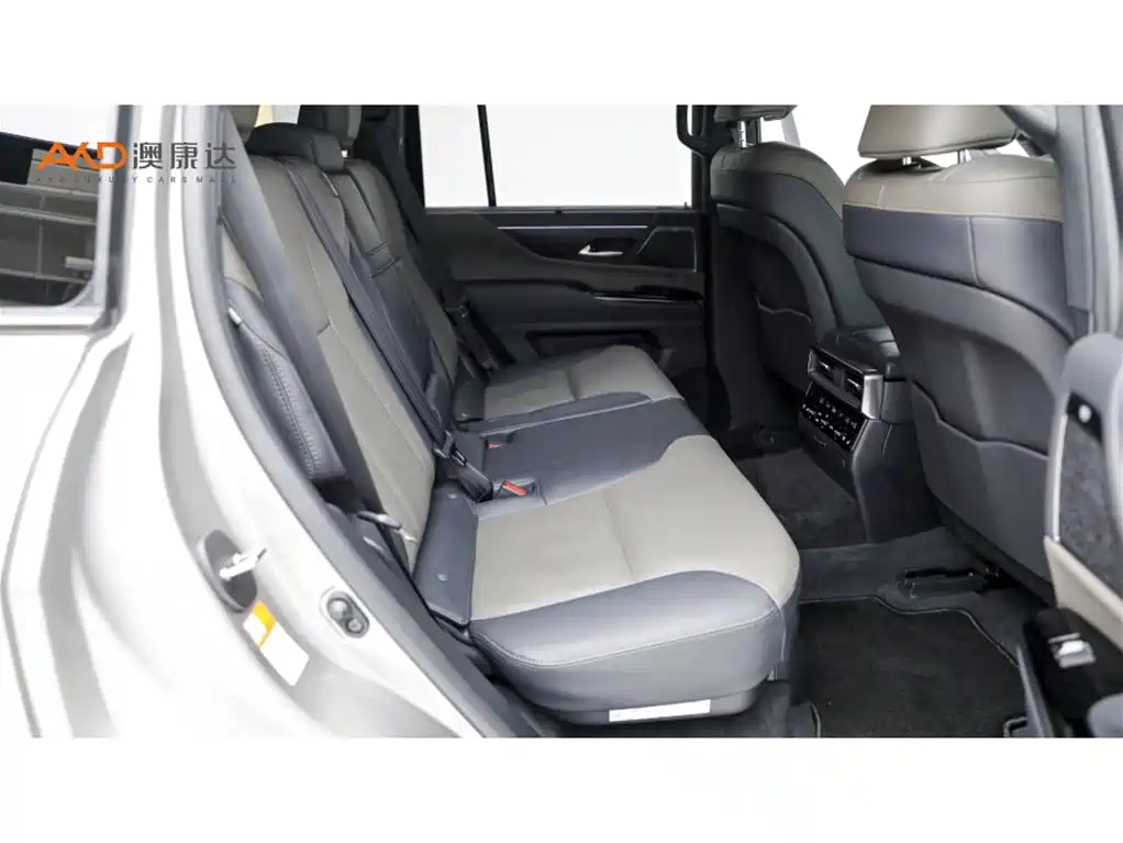 Lexus LX — миниатюра 8