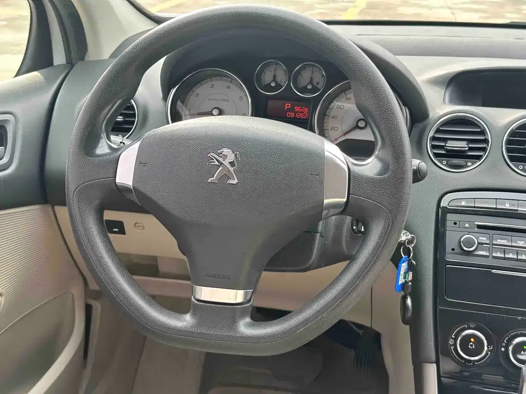 Peugeot 408 — миниатюра 7