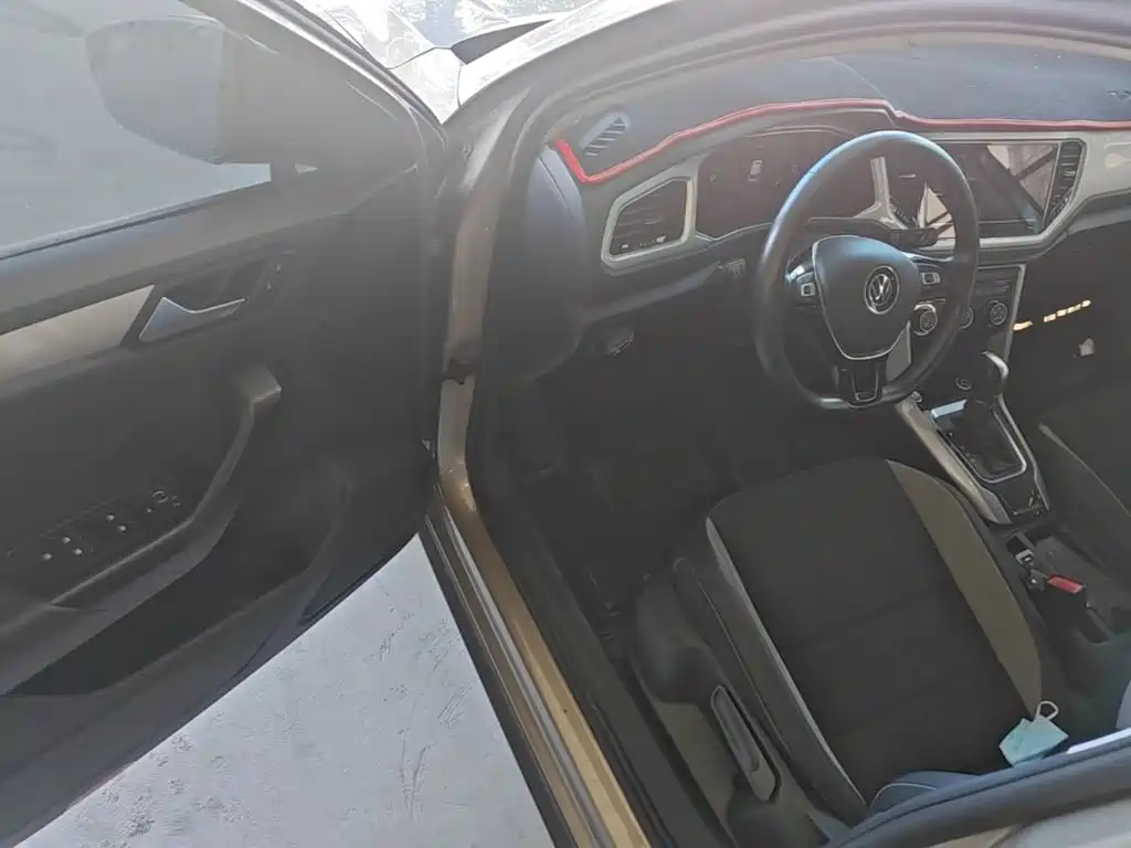 Volkswagen T-Roc — миниатюра 16