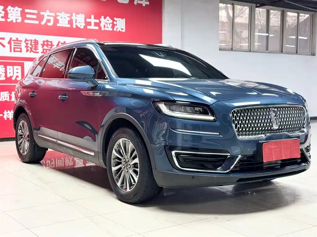 LINCOLN NAVIGATOR (IMPORT)