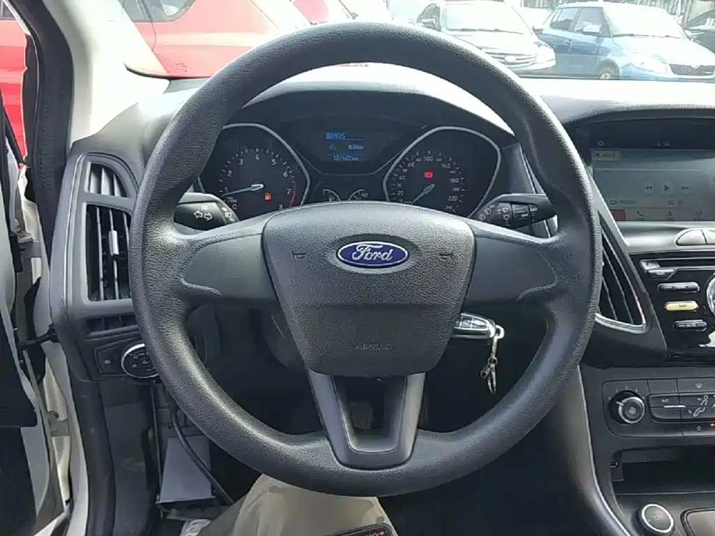 Ford Focus — миниатюра 11
