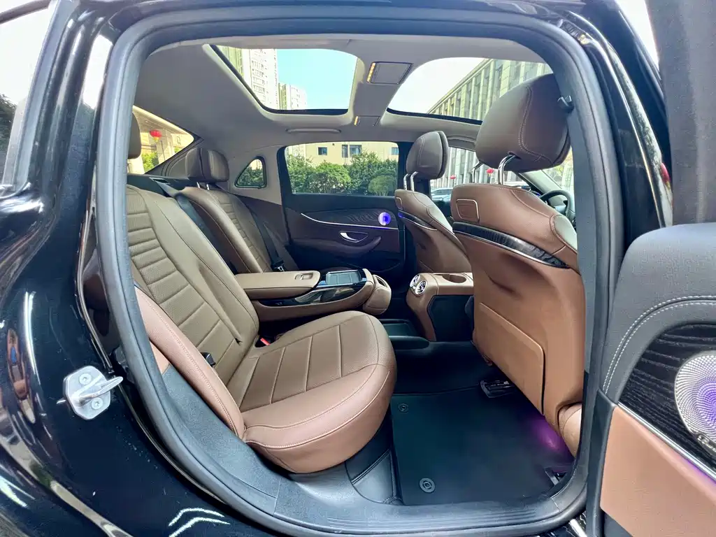 Mercedes-Benz E-Class — миниатюра 26