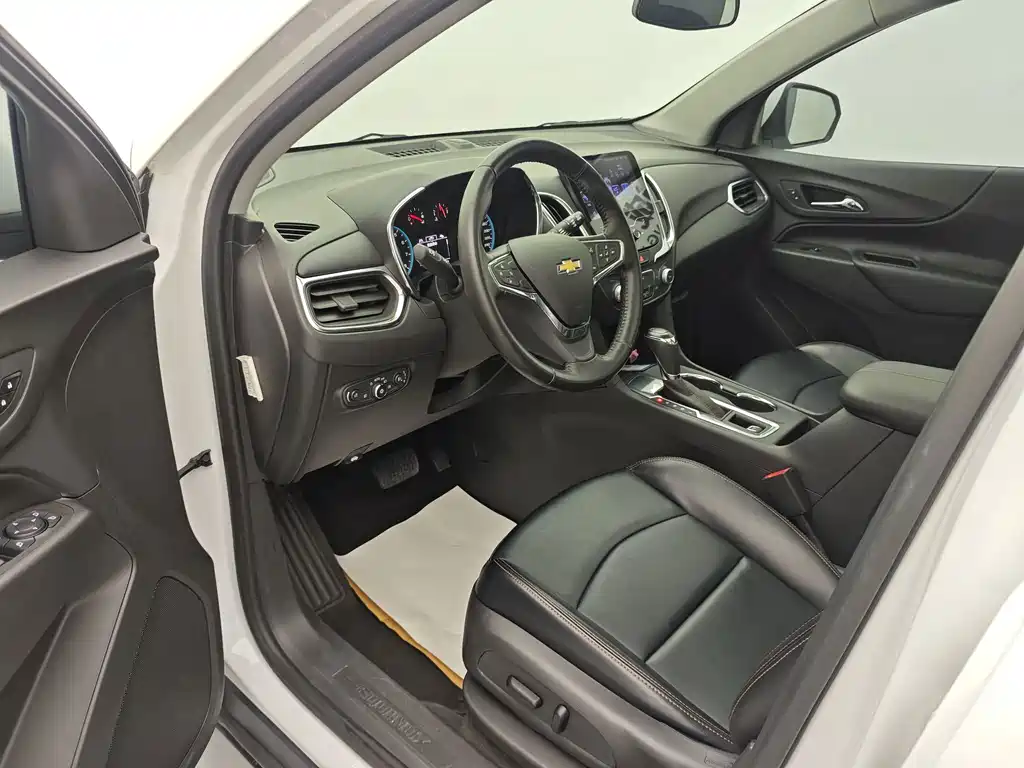 Chevrolet Equinox — миниатюра 13