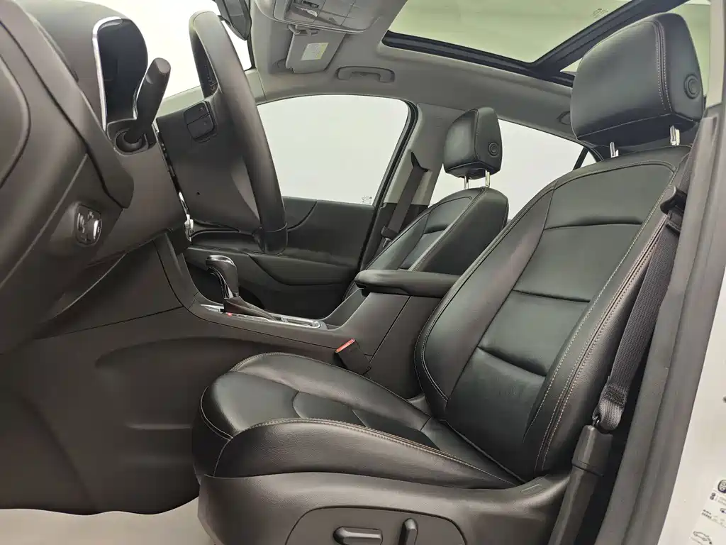 Chevrolet Equinox — миниатюра 16