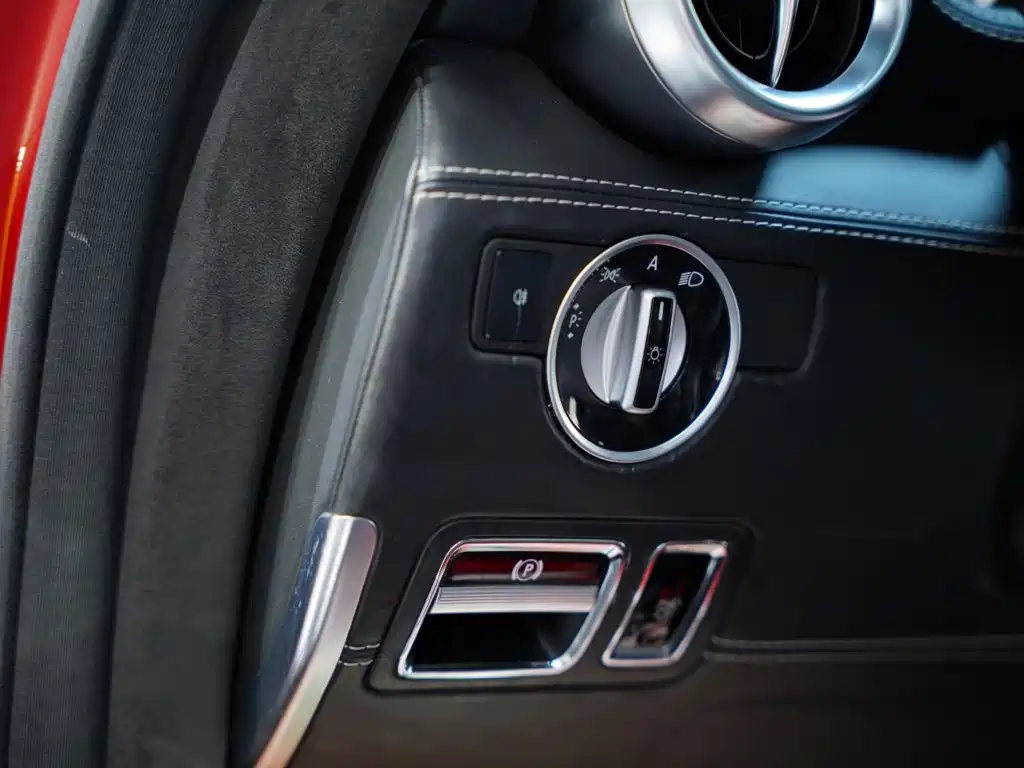 Mercedes-Benz SLS AMG — миниатюра 23