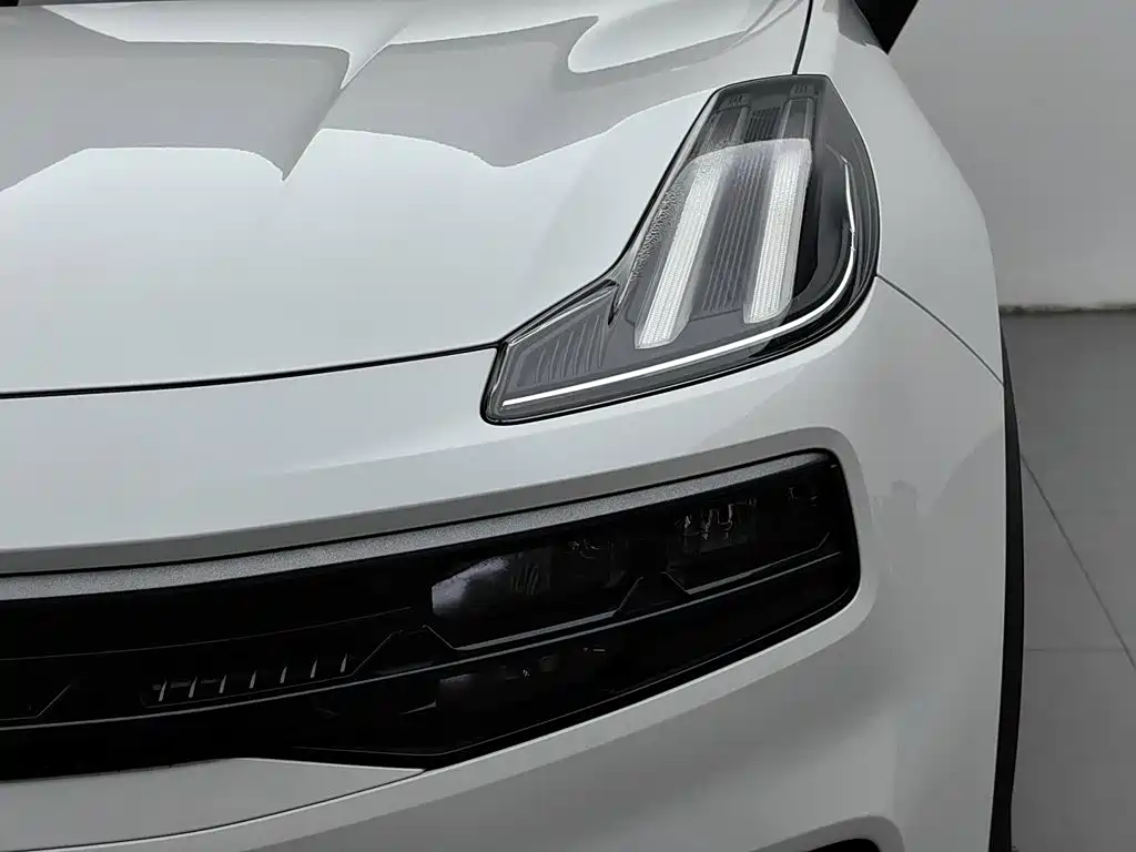 Lynk & Co 06 — миниатюра 7