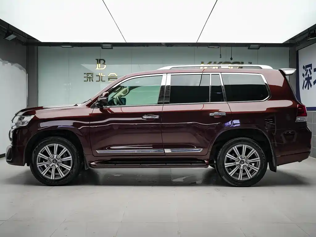Toyota Land Cruiser 2017 4.6L AT