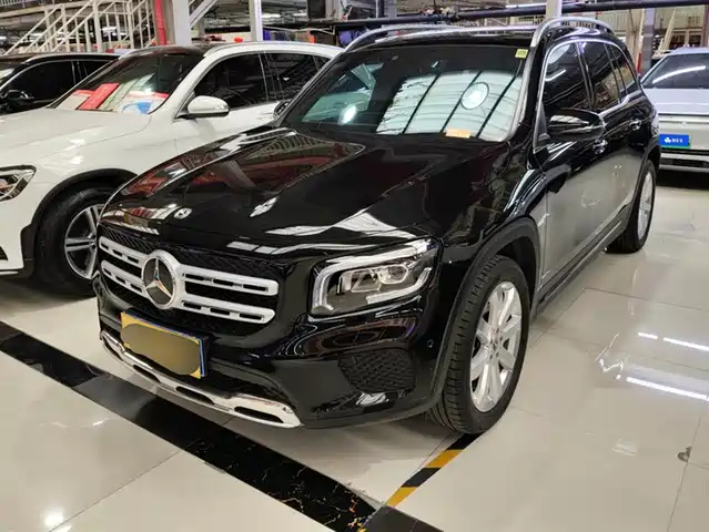 MERCEDES BENZ GLB