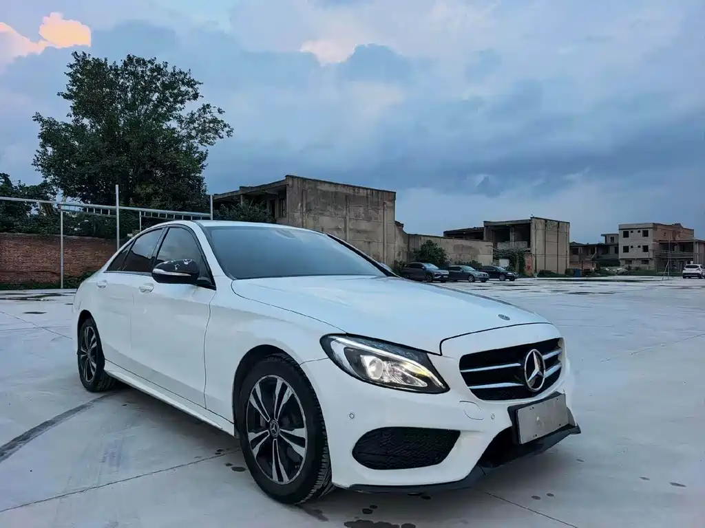 Mercedes-Benz C-Class — миниатюра 3